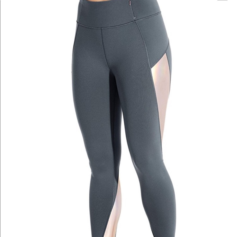 Calia by Carrie Underwood leggings